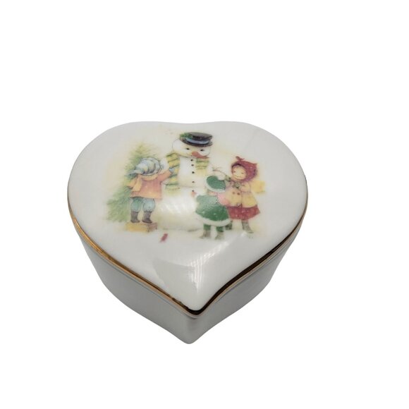 Christmas keepsake Gretchen Designer Collection Genuine Porcelain Trinket Box - Picture 2 of 6